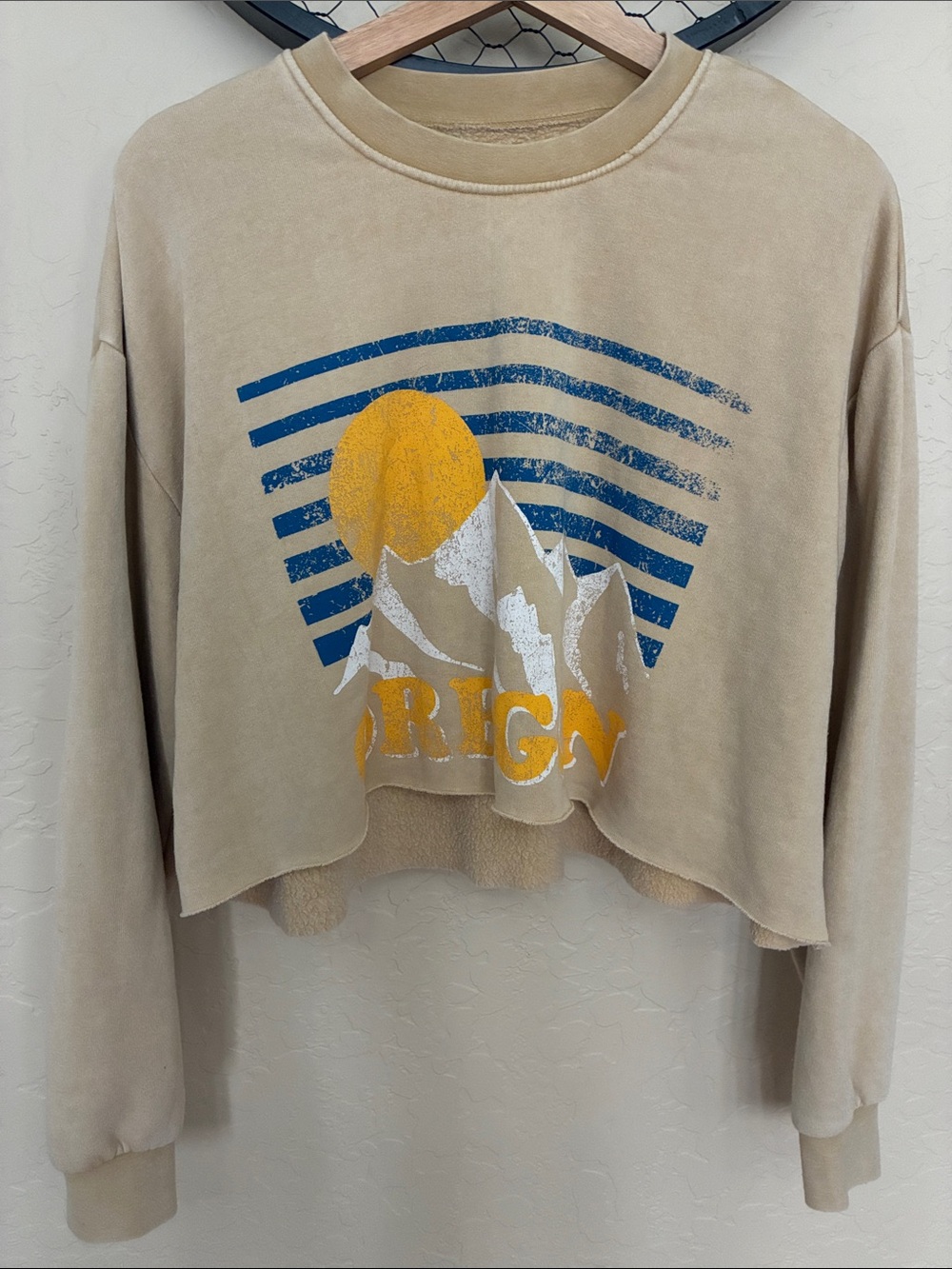 Modish Rebel Oregon Graphic Cropped Crewneck Sweatshirt